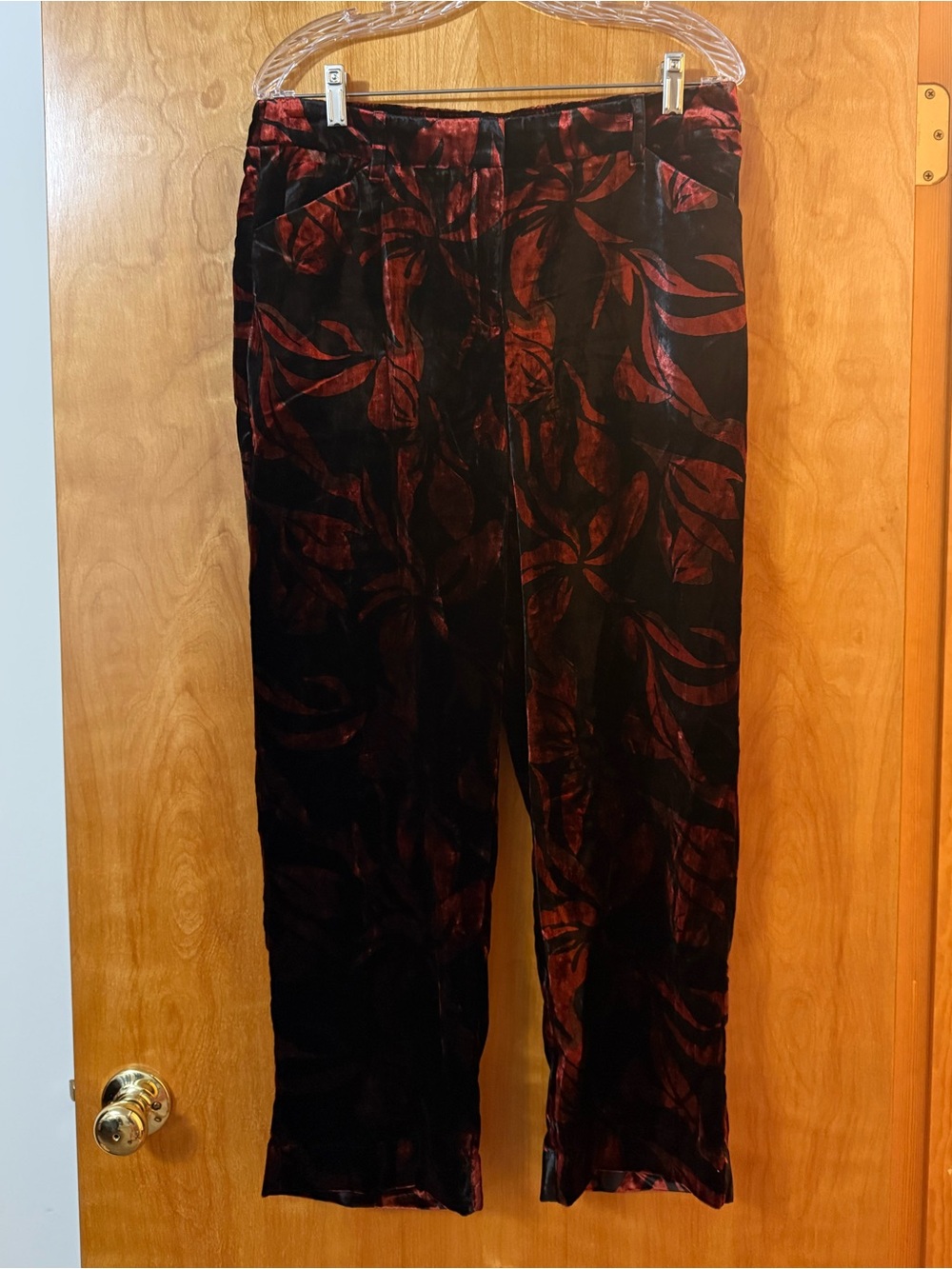 Chico's Fly Front Velvet Rose Ankle Pant Pants Chicos Size 1.5 Red Black NWT